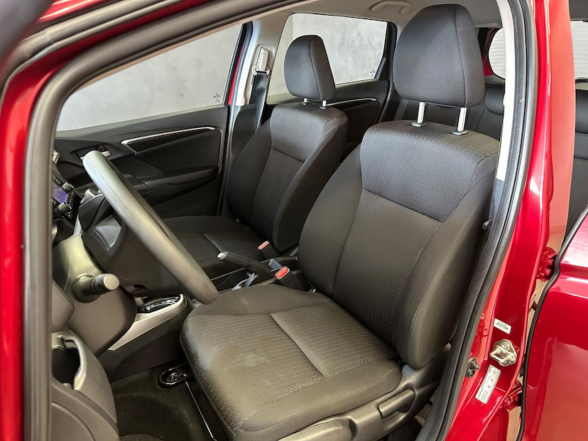Foto do veículo HONDA FIT  LX CVT 2019 23.701 KM 84.900,00