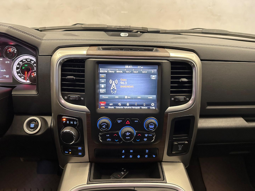 Foto do veículo RAM CLASSIC  LARAMIE 2023 11.616 KM 289.900,00