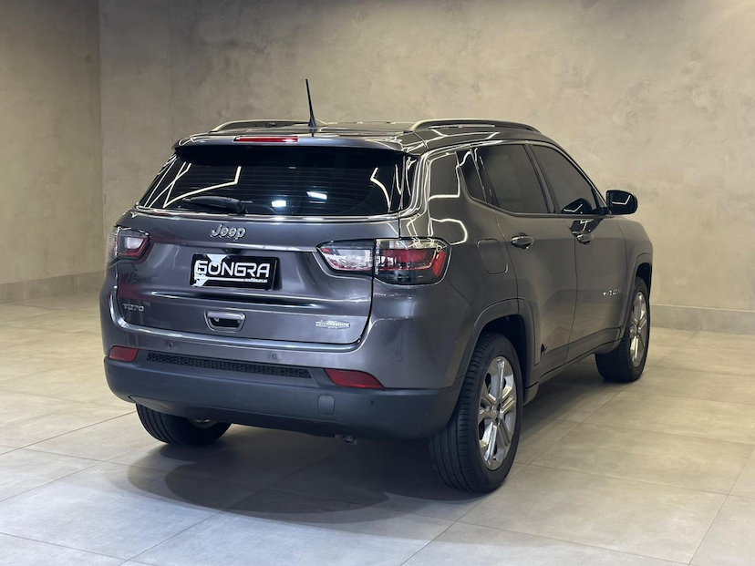 Foto do veículo JEEP COMPASS  LONG TF 2023 23.114 KM 139.900,00
