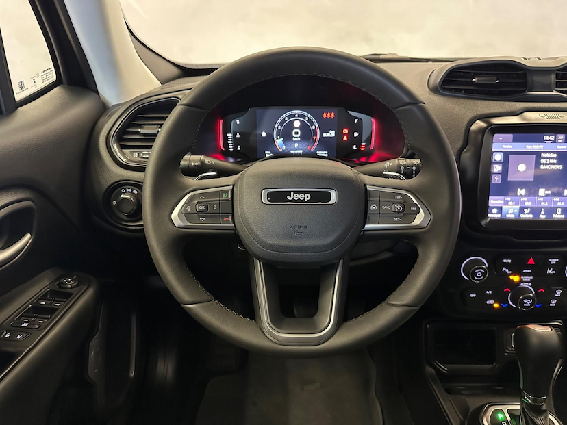 Foto do veículo JEEP RENEGADE  LONGITUDE T270 1.3 TB 4X2 FLEX AUT 2024 13.406 KM 122.900,00