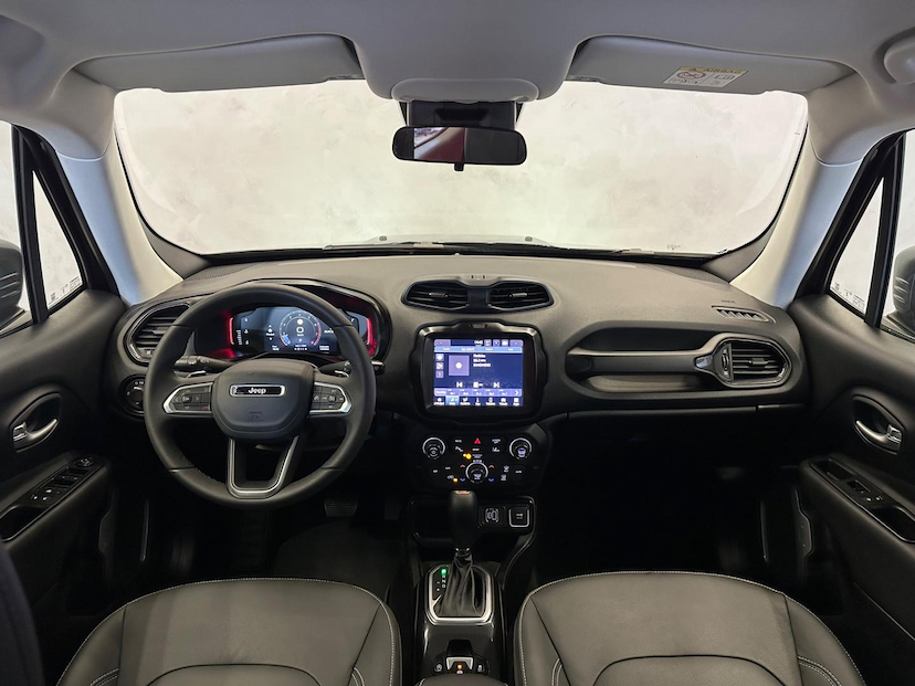 Foto do veículo JEEP RENEGADE  LONGITUDE T270 1.3 TB 4X2 FLEX AUT 2024 13.406 KM 122.900,00
