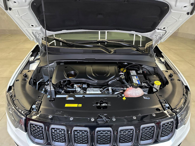 Foto do veículo JEEP COMPASS  SERIE S TF 2024 22.332 KM 194.900,00