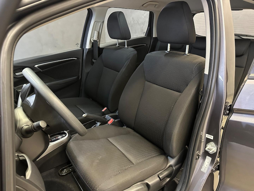 Foto do veículo HONDA FIT  LX CVT 2021 29.523 KM 94.900,00
