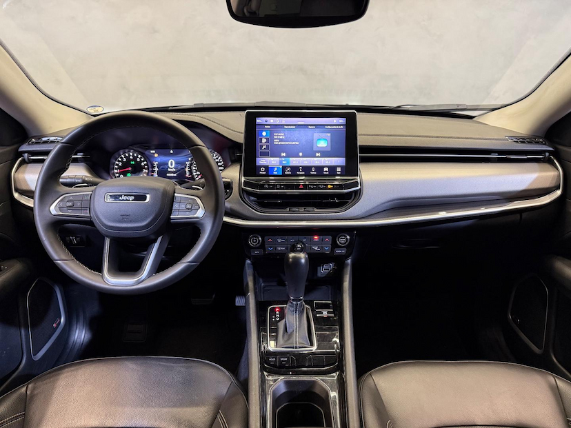 Foto do veículo JEEP COMPASS  LONG. T270 1.3 TB 4X2 FLEX AUT. 2023 44.371 KM 128.900,00