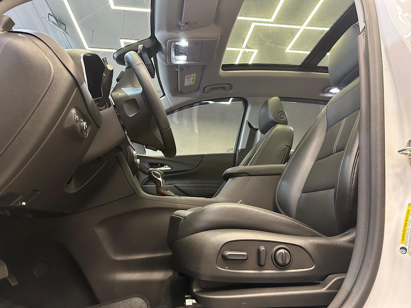 Foto do veículo CHEVROLET EQUINOX  PREMIER 1.5 TURBO 172CV AUT. 2023 28.583 KM 176.900,00