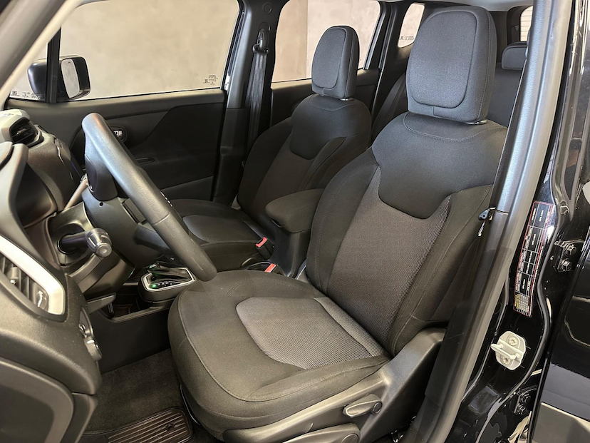 Foto do veículo JEEP RENEGADE  1.8 AT 2019 73.010 KM 76.900,00