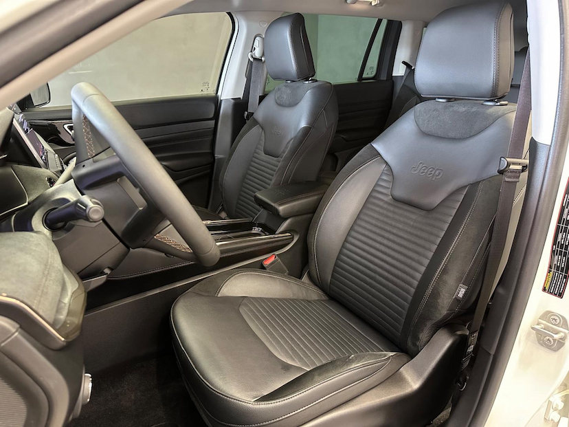 Foto do veículo JEEP COMMANDER  LIMITED TD380 4X4 TURBO DIESEL 2024 6.841 KM 225.900,00
