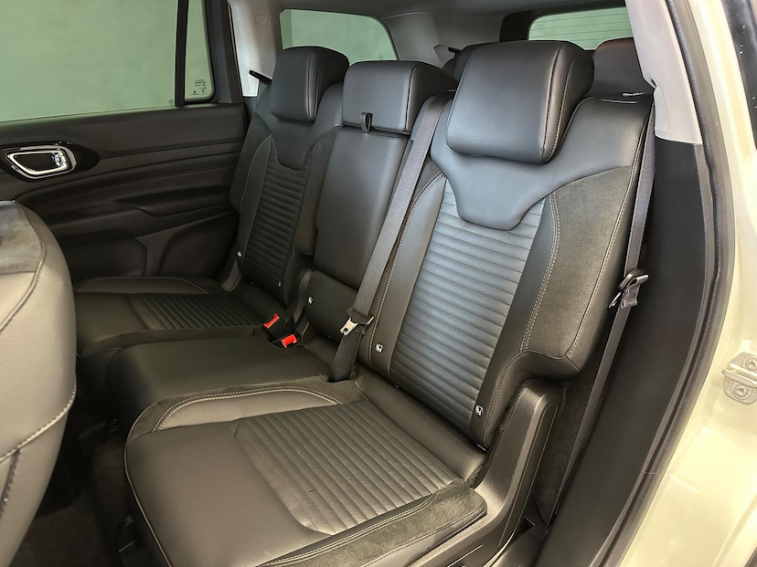 Foto do veículo JEEP COMMANDER  LIMITED TD380 4X4 TURBO DIESEL 2024 6.841 KM 225.900,00