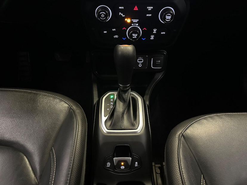 Foto do veículo JEEP RENEGADE  LONGITUDE 1.8 FLEX AUTOMATICO 2021 43.469 KM 89.900,00