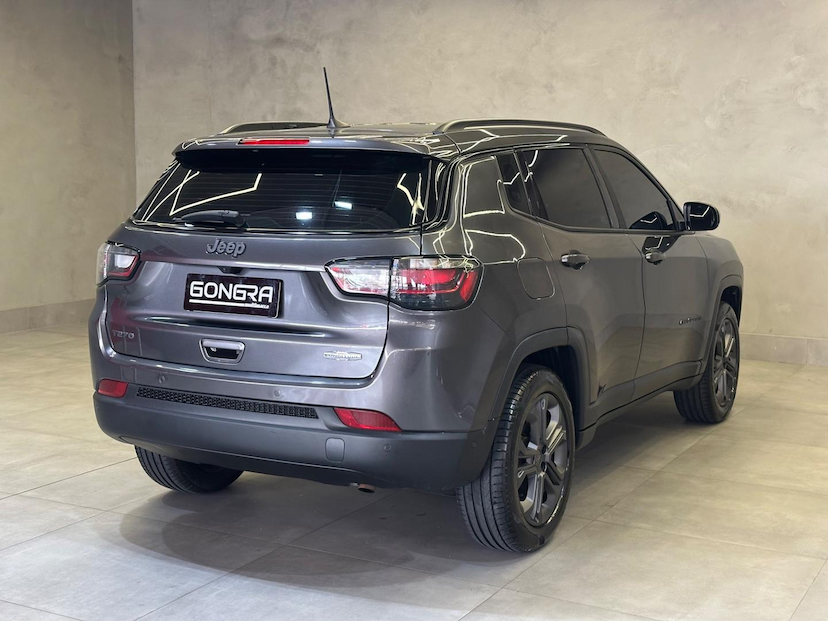 Foto do veículo JEEP COMPASS  LONG TF 2023 10.994 KM 148.900,00
