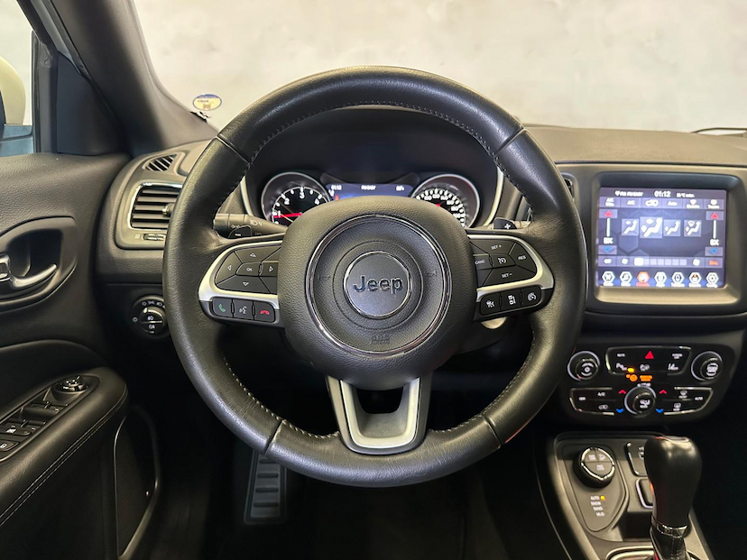 Foto do veículo JEEP COMPASS  LIMITED S 2021 41.522 KM 134.900,00
