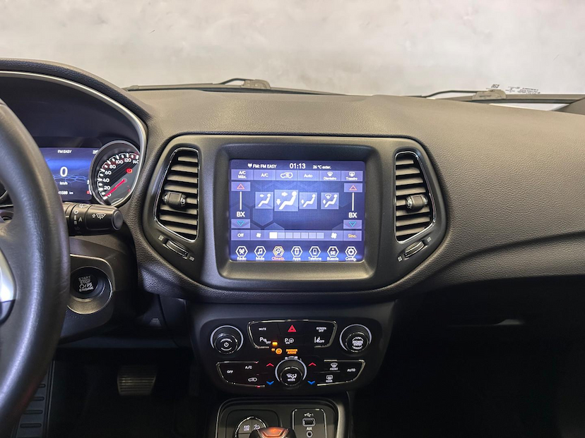Foto do veículo JEEP COMPASS  LIMITED S 2021 41.522 KM 134.900,00
