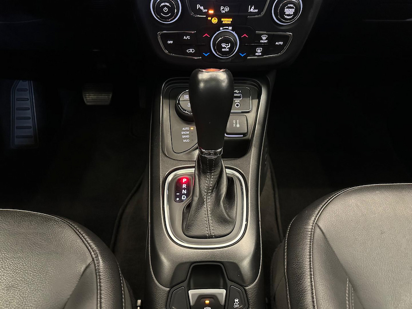 Foto do veículo JEEP COMPASS  LIMITED S 2021 41.522 KM 134.900,00