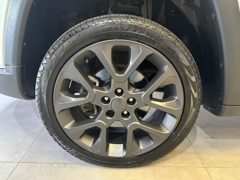 Foto do veículo JEEP COMPASS  LIMITED S 2021 41.522 KM 134.900,00