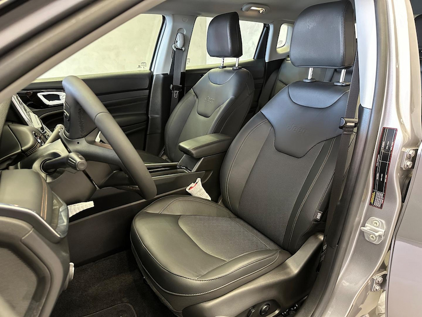 Foto do veículo JEEP COMPASS  LIMITED TF 2023 150 KM 168.900,00