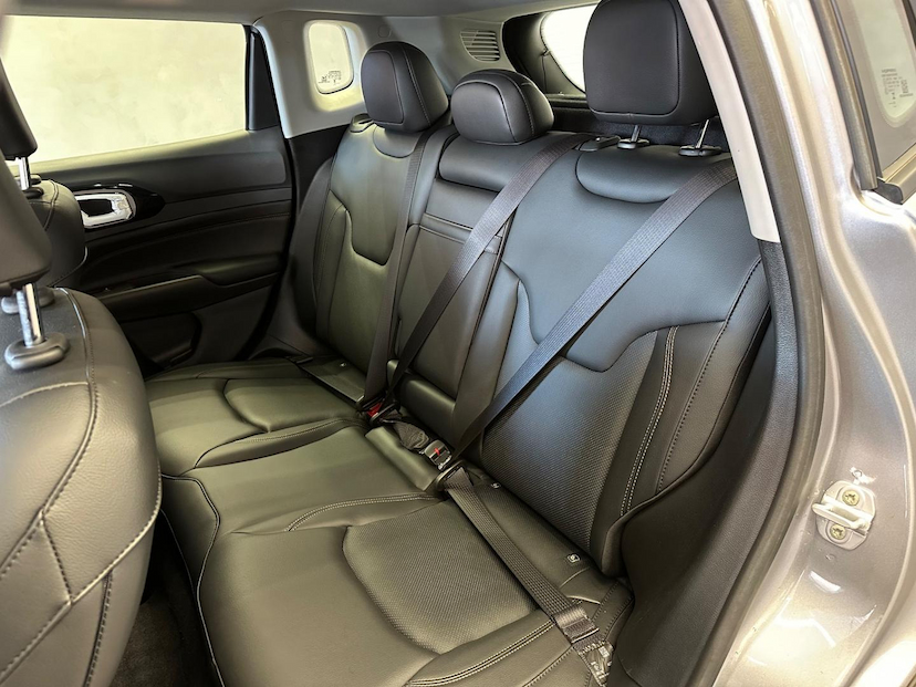 Foto do veículo JEEP COMPASS  LIMITED TF 2023 150 KM 168.900,00