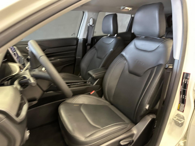 Foto do veículo JEEP COMPASS  LONG TF 2023 11.648 KM 148.900,00