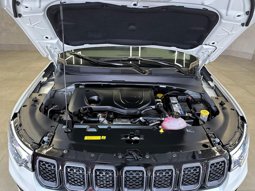 Foto do veículo JEEP COMPASS  LONG TF 2023 11.648 KM 148.900,00