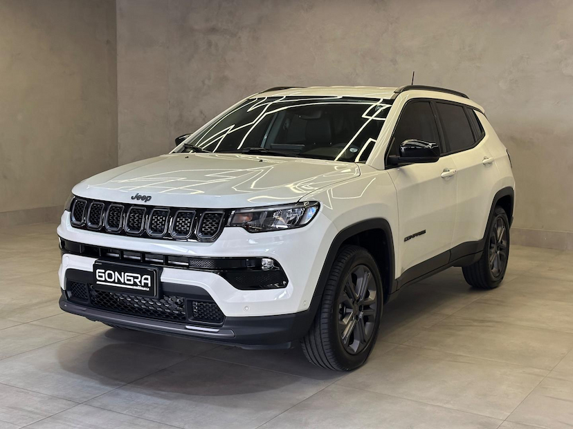 Foto do veículo JEEP COMPASS  LONG TF 2023 11.648 KM 148.900,00