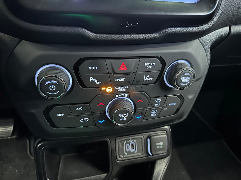 Foto do veículo JEEP RENEGADE  LONGITUDE T270 1.3 TB 4X2 FLEX AUT 2024 7.482 KM 132.900,00