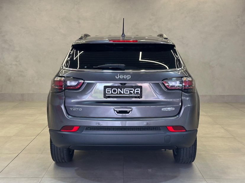 Foto do veículo JEEP COMPASS  LONG TF 2023 28.460 KM 140.900,00