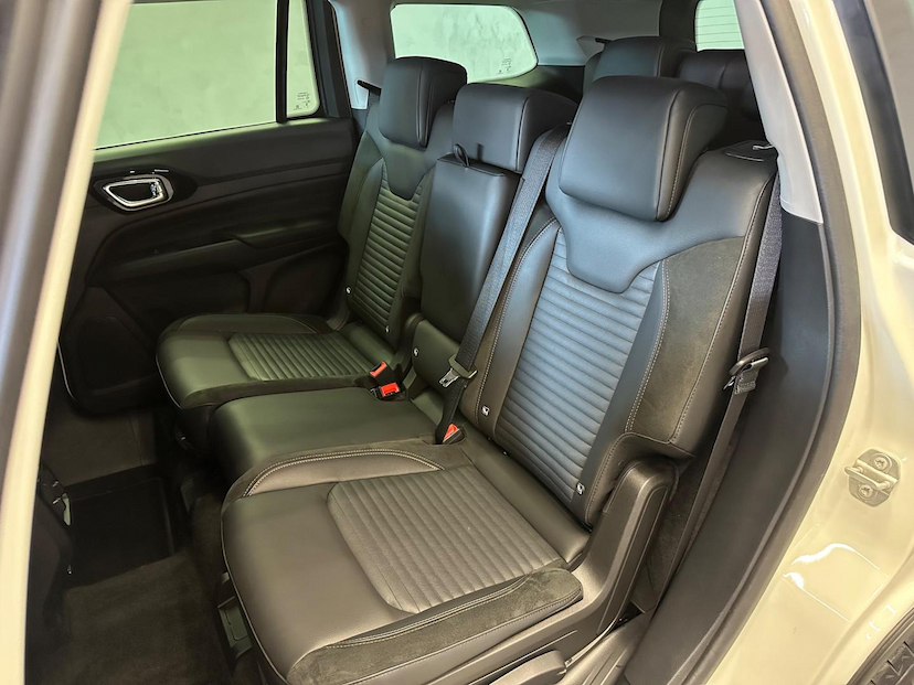 Foto do veículo JEEP COMMANDER  LIMITED T270 2024 10.407 KM 202.900,00