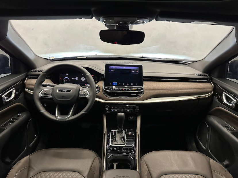Foto do veículo JEEP COMMANDER  OVERLAND T270 1.3 TB FLEX AUT 2024 6.194 KM 219.900,00