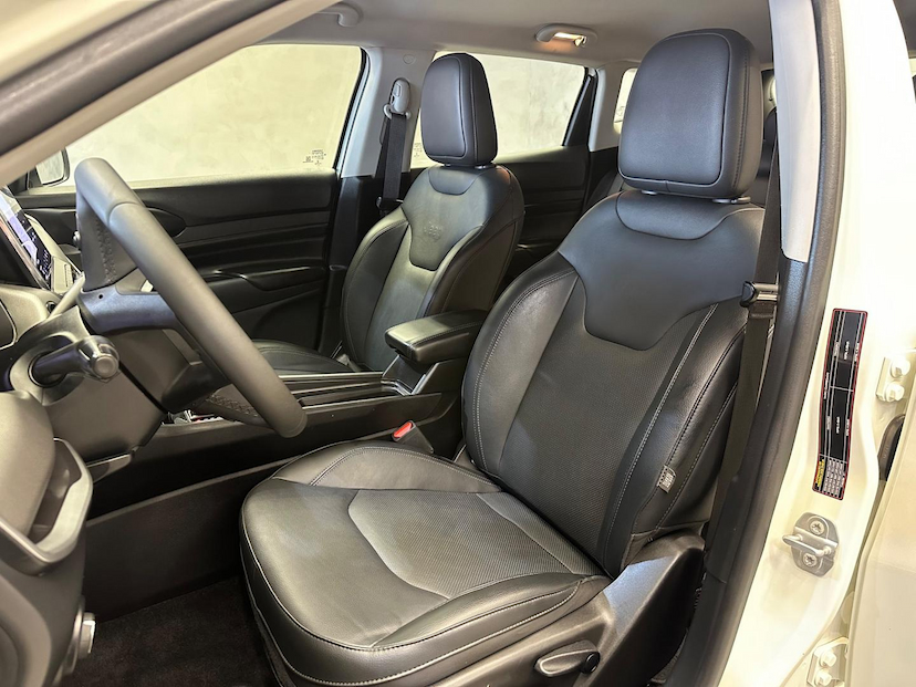 Foto do veículo JEEP COMPASS  LONG TF 2022 51.960 KM 129.900,00