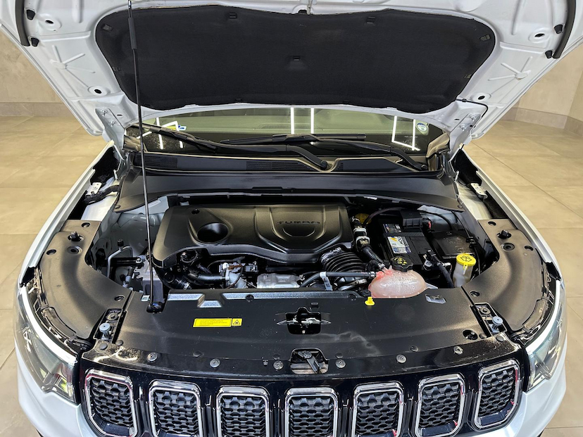 Foto do veículo JEEP COMPASS  LONG TF 2022 51.960 KM 129.900,00