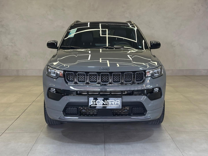 Foto do veículo JEEP COMPASS  SERIE S TF 2023 9.873 KM 179.900,00