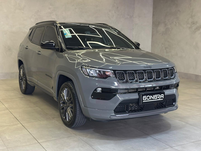 Foto do veículo JEEP COMPASS  SERIE S TF 2023 9.873 KM 179.900,00