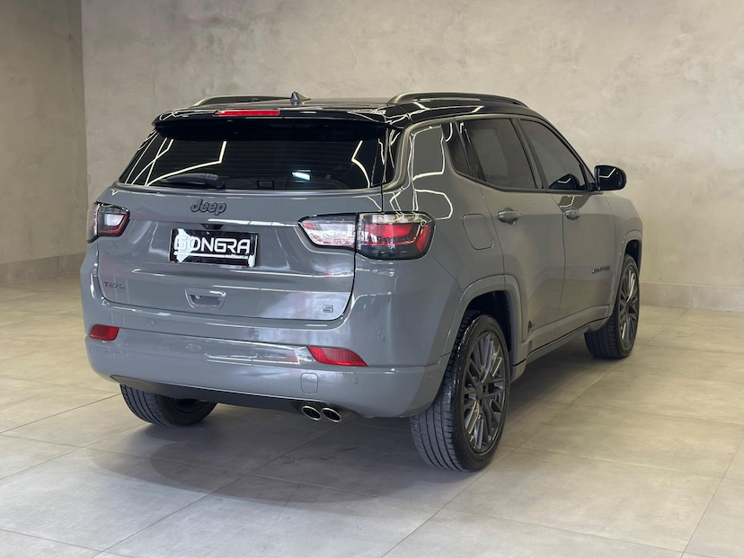 Foto do veículo JEEP COMPASS  SERIE S TF 2023 9.873 KM 179.900,00