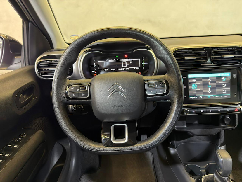 Foto do veículo CITROËN C4 CACTUS  1.6 FEEL AUT 2023 4.560 KM 86.900,00