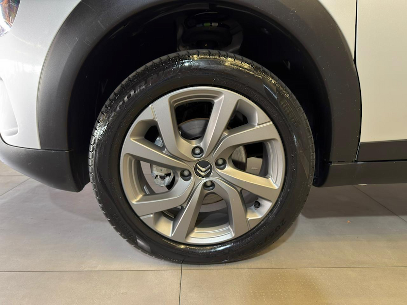 Foto do veículo CITROËN C4 CACTUS  1.6 FEEL AUT 2023 4.560 KM 86.900,00
