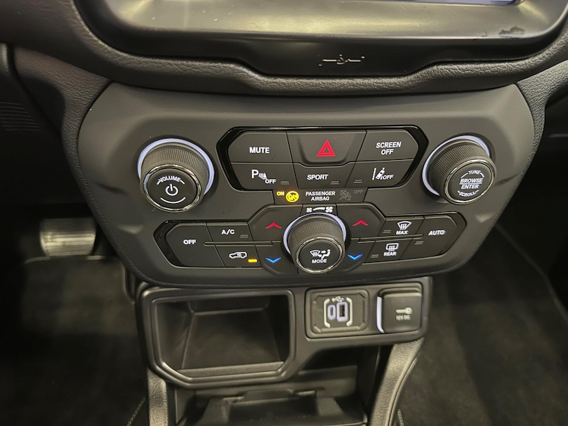 Foto do veículo JEEP RENEGADE  SAHARA T270 2025 60 KM 159.900,00