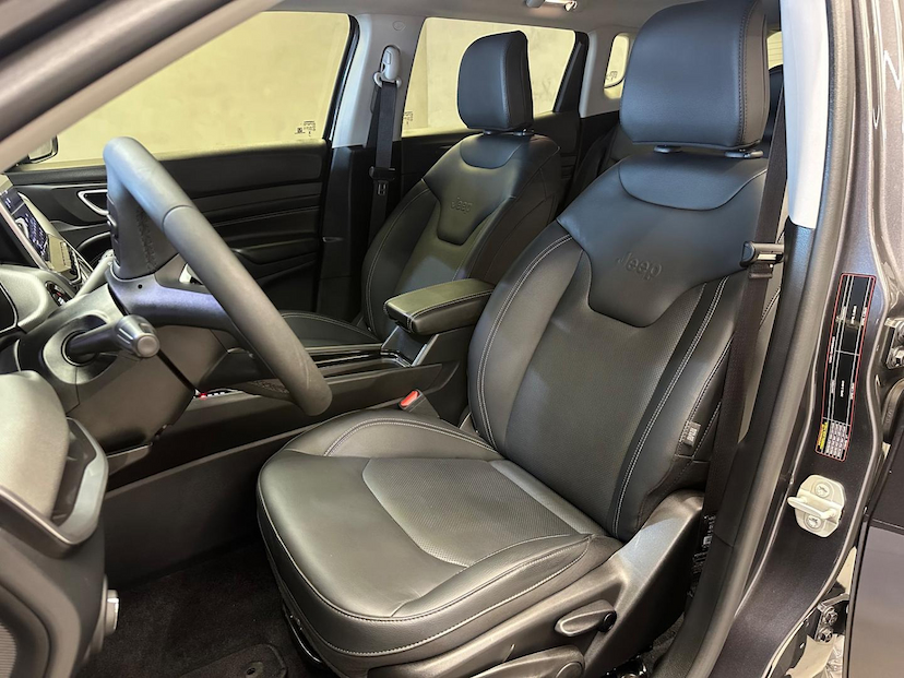 Foto do veículo JEEP COMPASS  LONG. T270 1.3 TB 4X2 FLEX AUT. 2024 27.824 KM 139.900,00