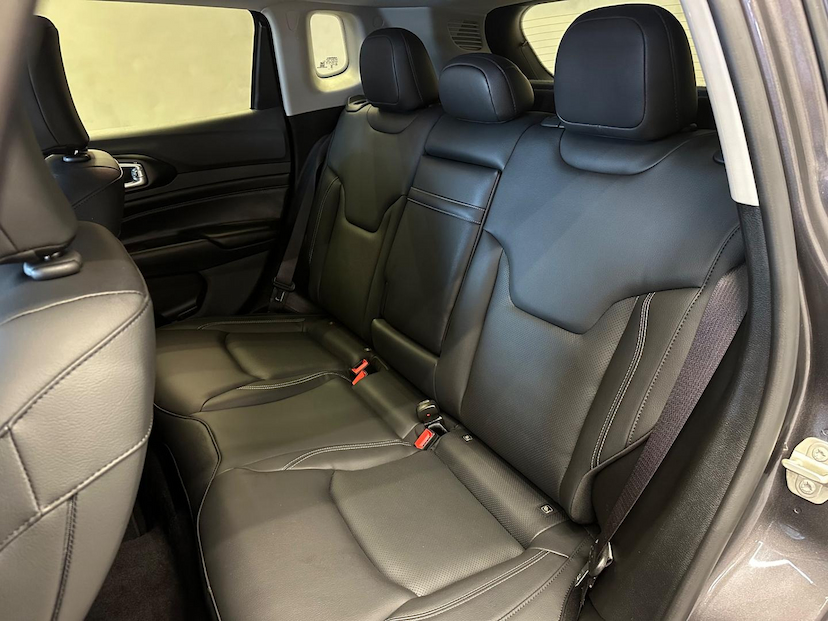 Foto do veículo JEEP COMPASS  LONG. T270 1.3 TB 4X2 FLEX AUT. 2024 27.824 KM 139.900,00