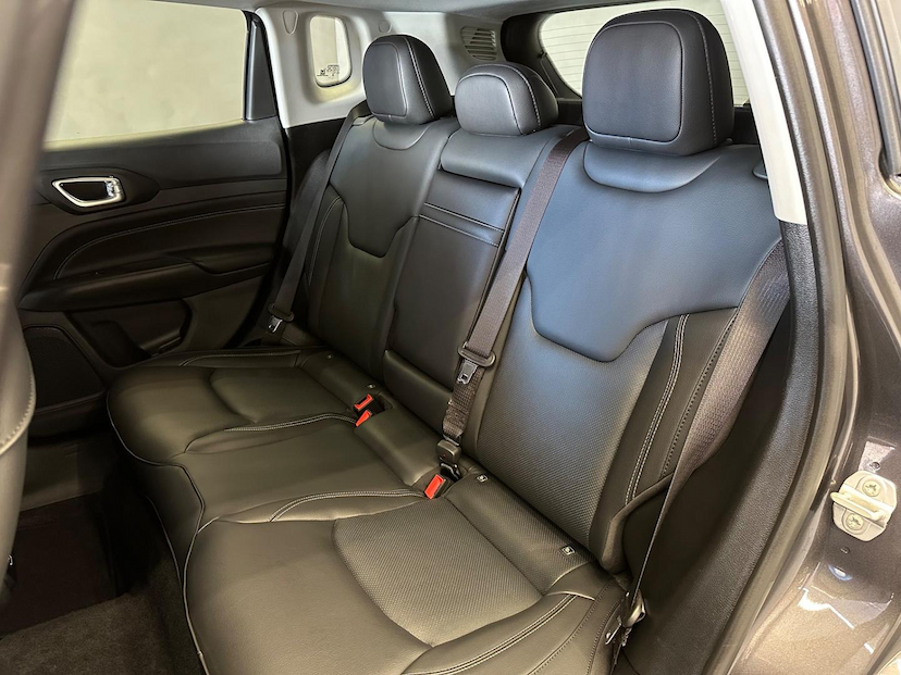 Foto do veículo JEEP COMPASS  LONG TF 2023 4.988 KM 146.900,00