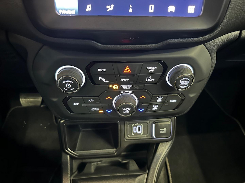 Foto do veículo JEEP RENEGADE  LONGITUDE T270 1.3 TB 4X2 FLEX AUT 2024 9.797 KM 126.900,00