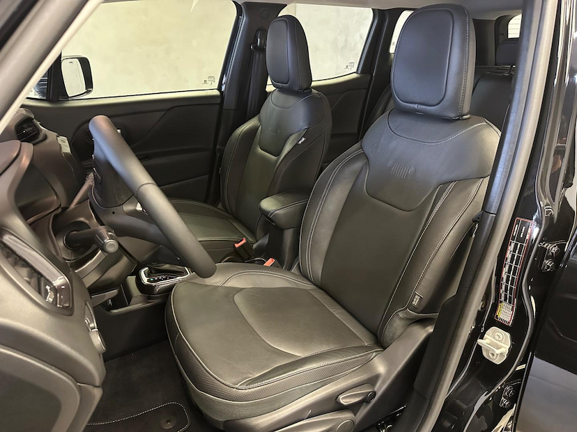 Foto do veículo JEEP RENEGADE  LONGITUDE T270 1.3 TB 4X2 FLEX AUT 2024 9.797 KM 126.900,00