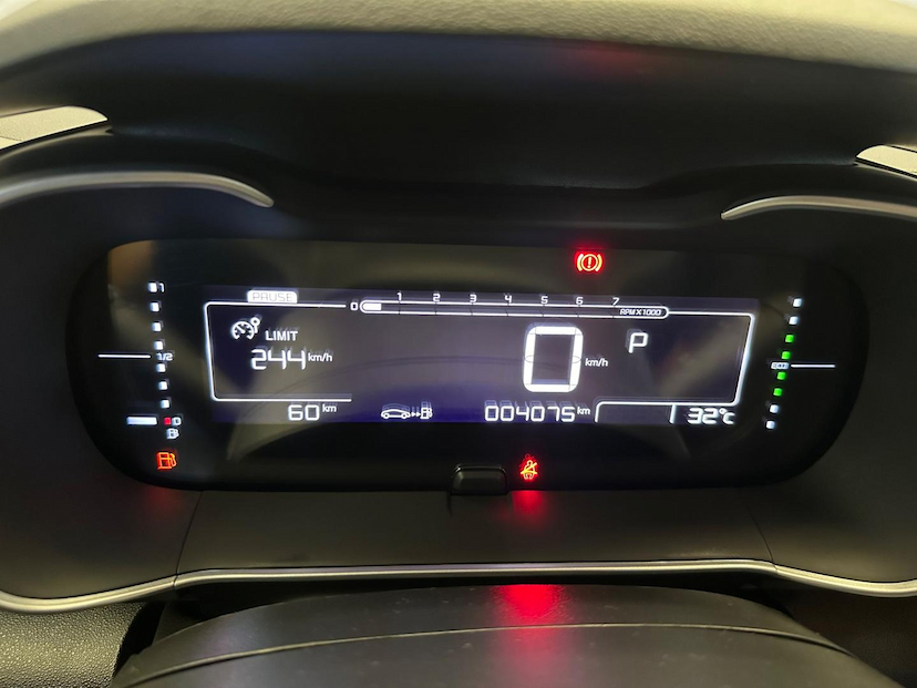 Foto do veículo CITROËN C4 CACTUS  1.6 FEEL AUT 2022 4.056 KM 86.900,00