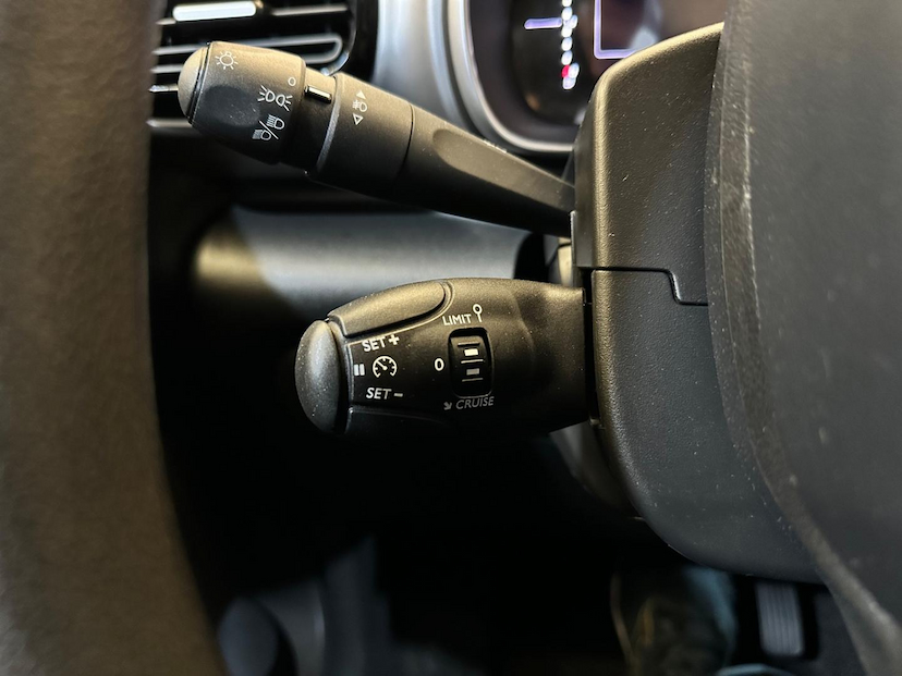 Foto do veículo CITROËN C4 CACTUS  1.6 FEEL AUT 2022 7.738 KM 86.900,00