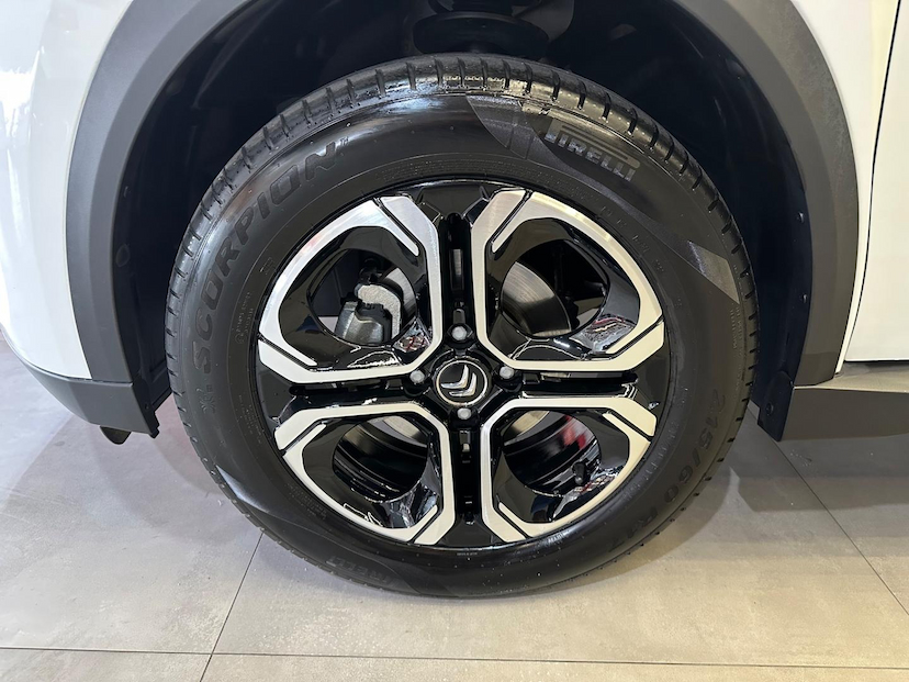 Foto do veículo CITROËN AIRCROSS C3  SHINE 1.0 FLEX TB 200 AUT. 2024 8.200 KM 107.900,00