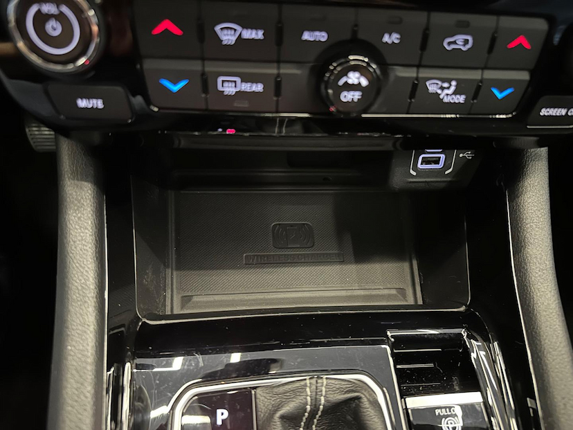 Foto do veículo JEEP COMPASS  SERIE S TF 2022 20.801 KM 164.900,00