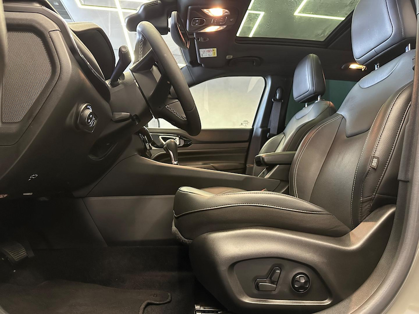Foto do veículo JEEP COMPASS  SERIE S TF 2022 20.801 KM 164.900,00