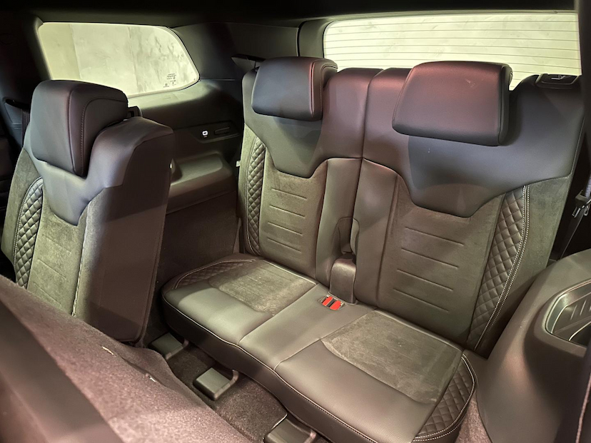 Foto do veículo JEEP COMMANDER  BLACK HURRICANE 2.0 4X4 TB AUT 2025 160 KM 289.900,00