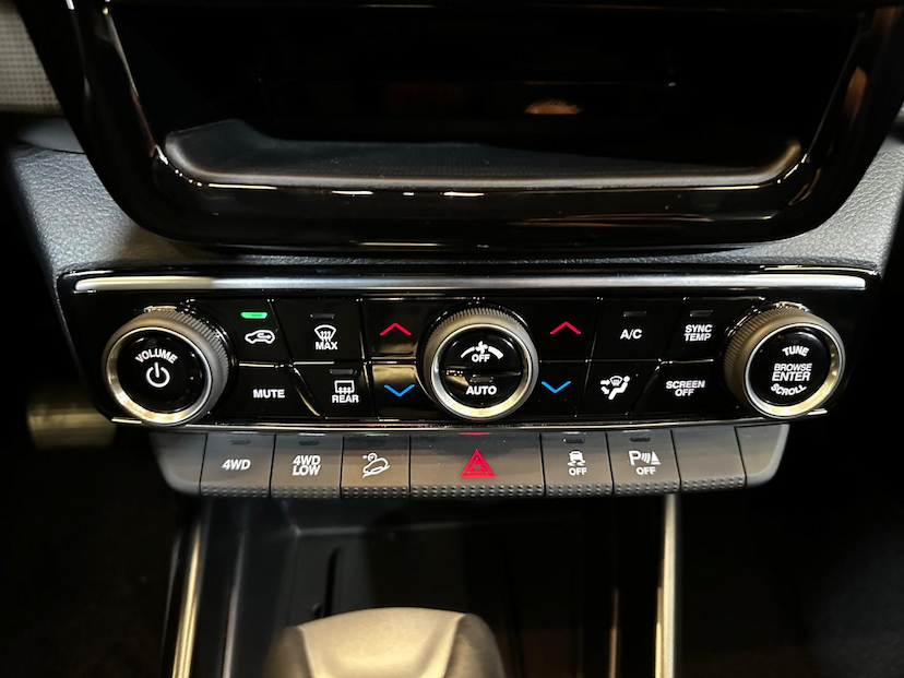 Foto do veículo FIAT TORO  VOLC AT9 4X4 2024 80 KM 169.900,00