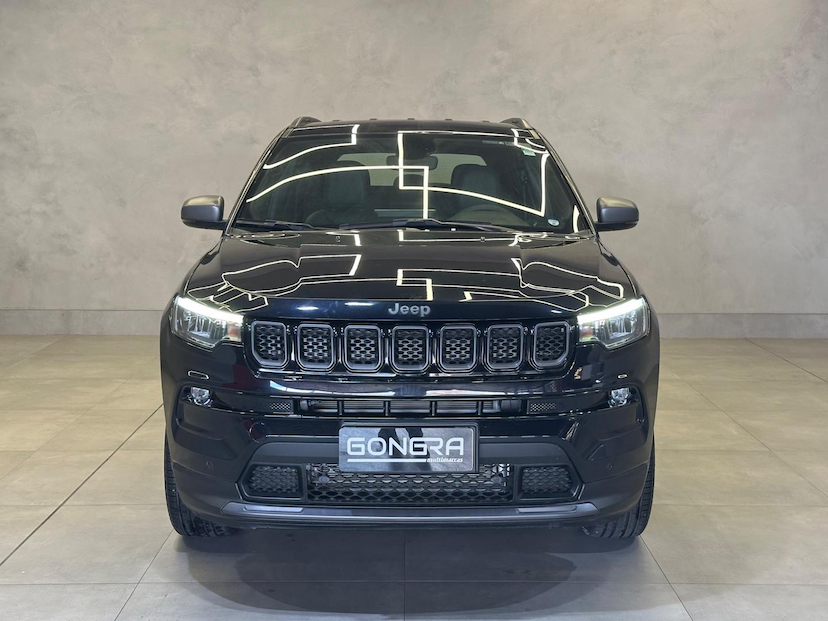 Foto do veículo JEEP COMPASS  LONG TF 2022 9.949 KM 136.900,00