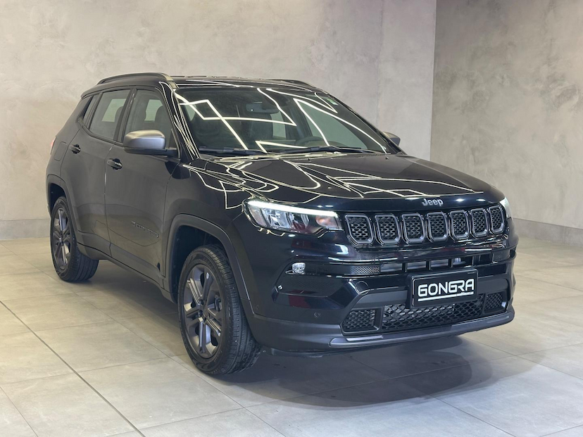 Foto do veículo JEEP COMPASS  LONG TF 2022 9.949 KM 136.900,00