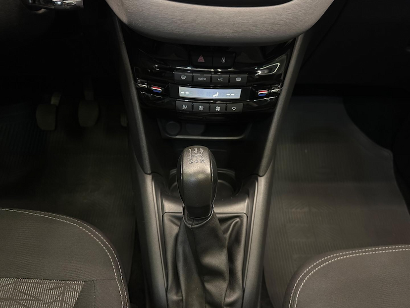 Foto do veículo PEUGEOT 208  1.2 ALLURE 12V FLEX 4P MANUAL 2019 86.062 KM 58.900,00